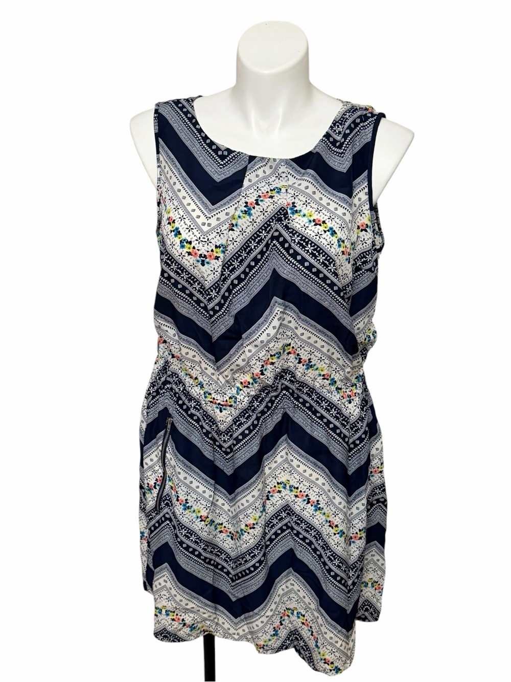 GUC Feather’s Navy Chevron Sleeveless Shift Dress with Floral Accents Size 2X